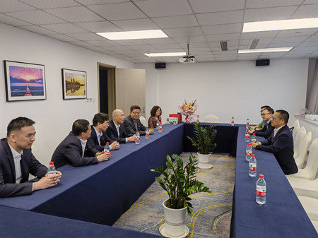 市總工會慰問勞模嚴安翔2(鄒律)_副本.jpg 市總工會慰問勞模嚴安翔2(鄒律)_副本.jpg